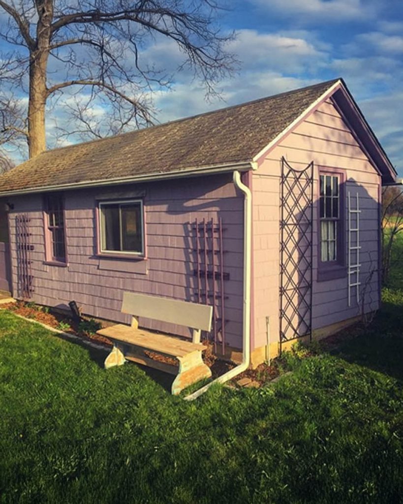 The first Lovebee building in 2015, located on Ridge Road